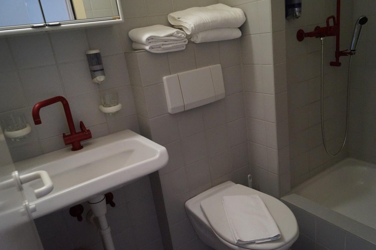 Gasthof Kastanienbaum Hotel Hunzenschwil Luaran gambar
